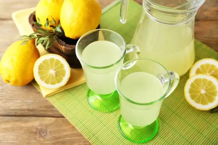 agua de limon para beber dieta